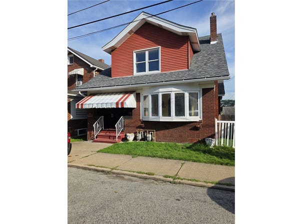 526 Roup St, Tarentum, PA 15084