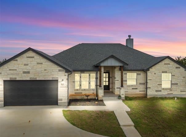106 Pinecrest Dr, Bastrop, TX 78602