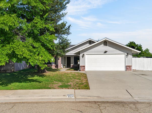2550 Cimarron Drive, Red Bluff, CA 96080