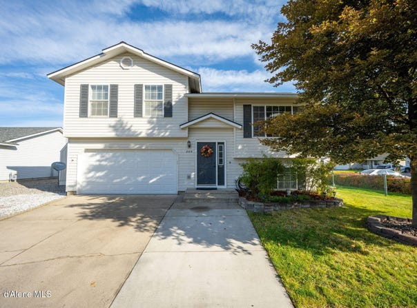 205 W Choctaw Ave, Post Falls, ID 83854