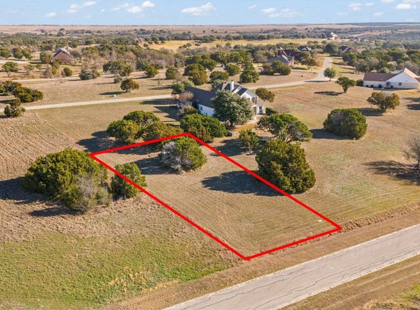 7420 S Aberdeen Drive, Cleburne, TX 76033