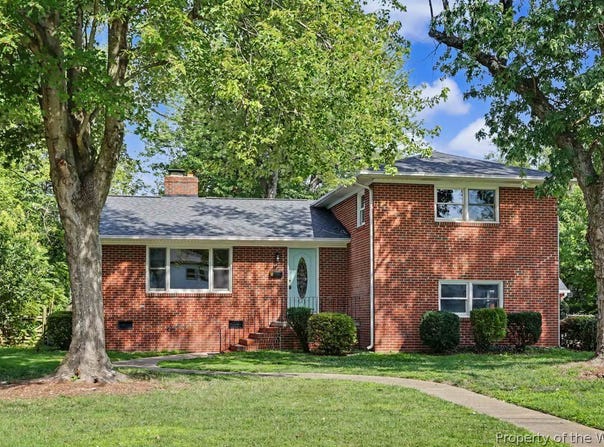 8 Riverdale Dr, Hampton, VA 23666