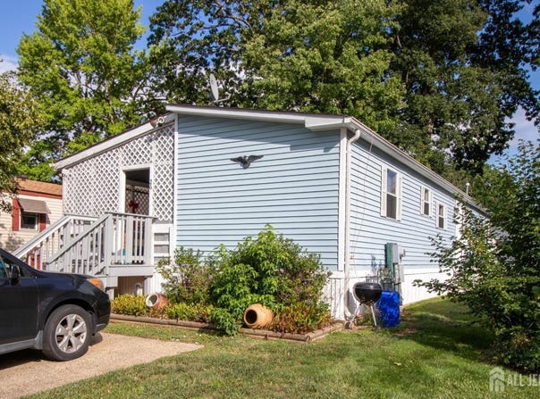 26 Burns Road, North Brunswick, NJ 08902