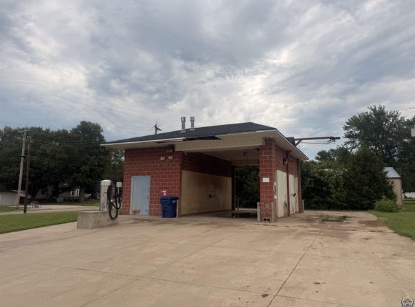 106 N Main ST, Eskridge, KS 66423