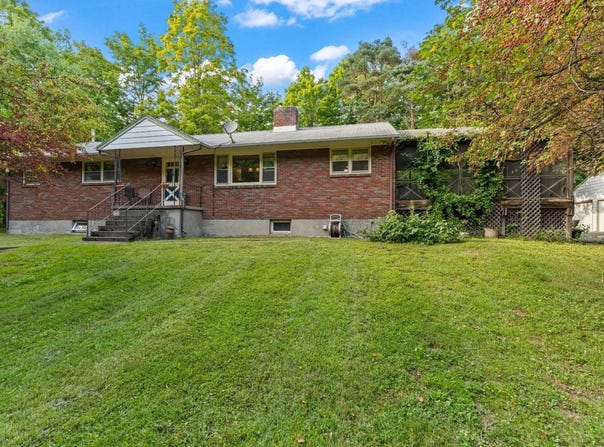 77 Ray Rd, Rexford, NY 12148