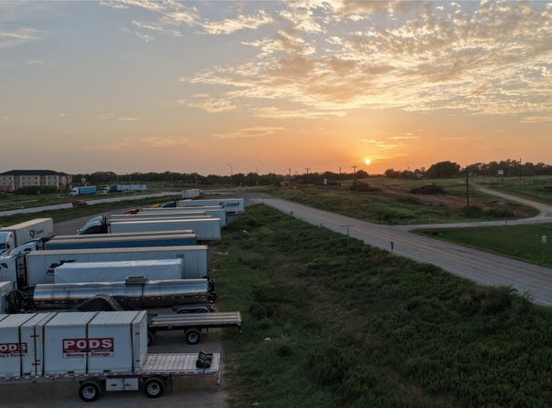 HWY 90, Luling, TX 78648
