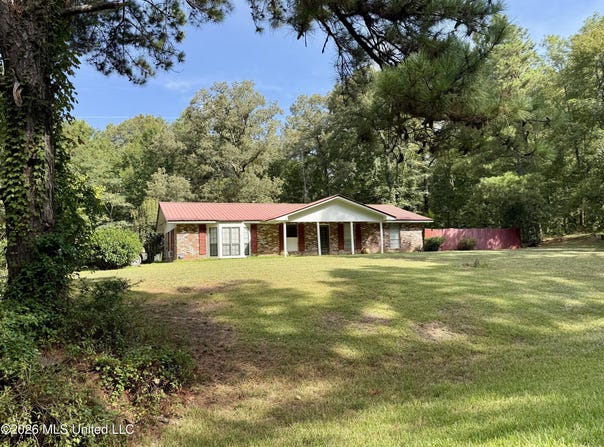 1840 White Apple Road, Roxie, MS 39661