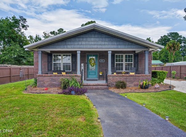 717 Sinclair Street, Chipley, FL 32428