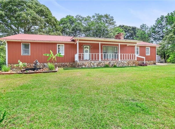 1176 County Road17, Roanoke, AL 36274