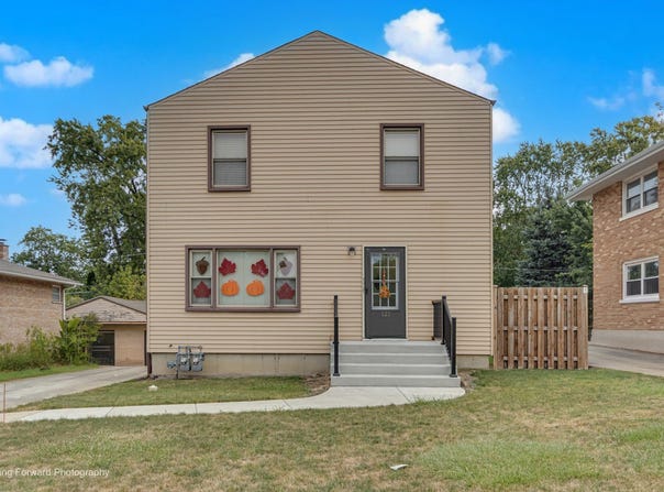 121 S Addison Road, Addison, IL 60101