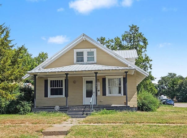 301 W 3rd St, Oshkosh, NE 69154