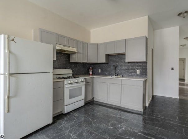 324A 14Th Ave, Newark City, NJ 07103-1224