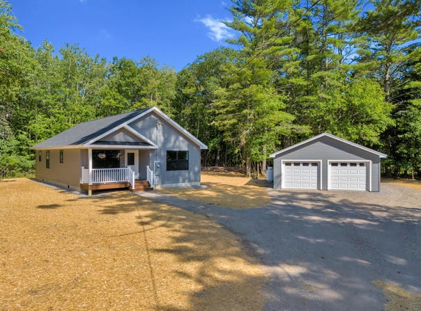 167 White Road, Bowdoinham, ME 04008