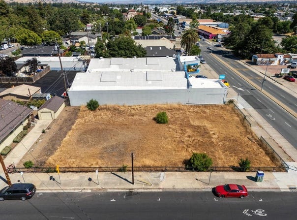7711 Monterey ST, GILROY, CA 95020