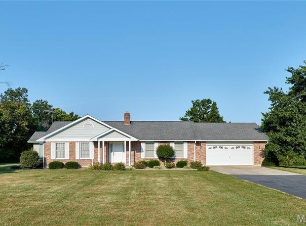 103 Meadow Ridge Drive, Troy, MO 63379