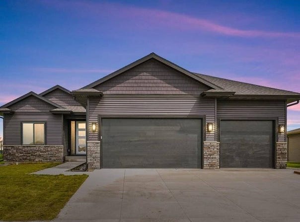 804 Windam Drive, Solon, IA 52333