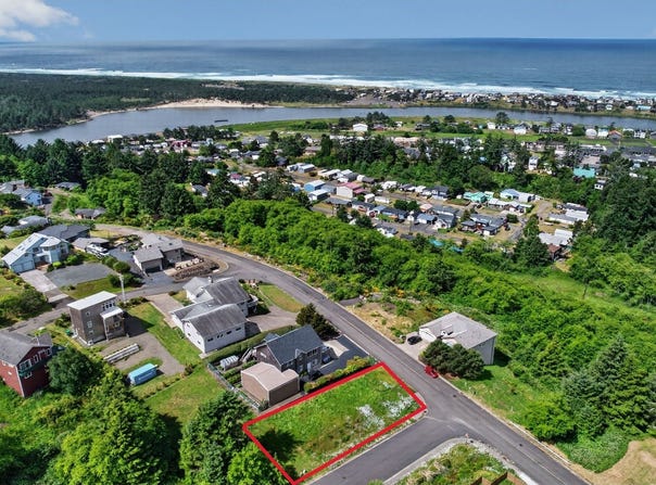 412142 Lahaina Loop Rd, PacificCity, OR 97135