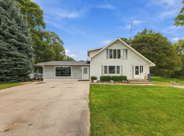 2231 E Forester Road, Deckerville, MI 48427