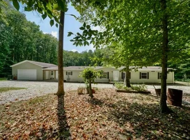 45 Butch Smith Ln., Byrdstown, TN 38549