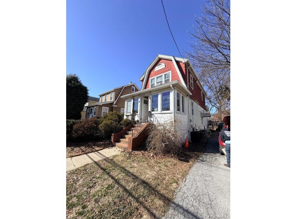 234 Cochran Place, Valley Stream, NY 11581