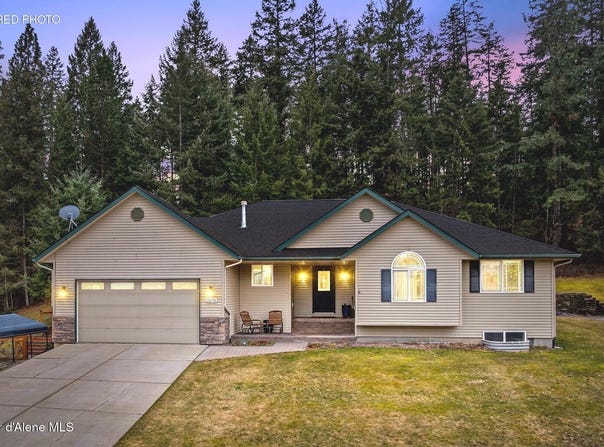 11074 W Riverview Dr, Post Falls, ID 83854