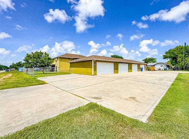 2540 Avenue C, Ingleside, TX 78362