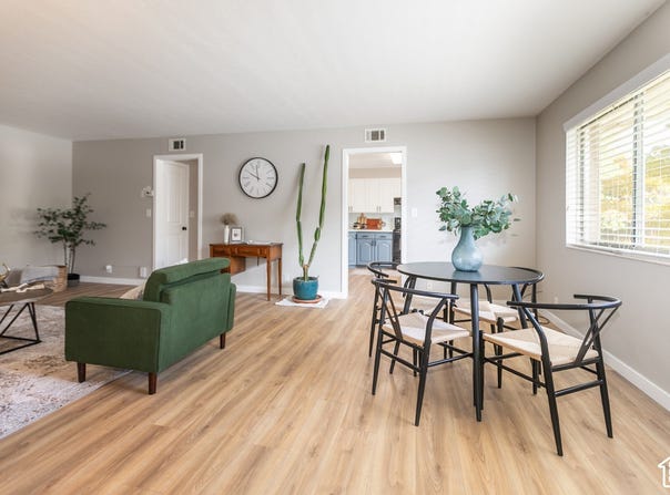 2223 E CARRIAGE Ln, Holladay, UT 84117