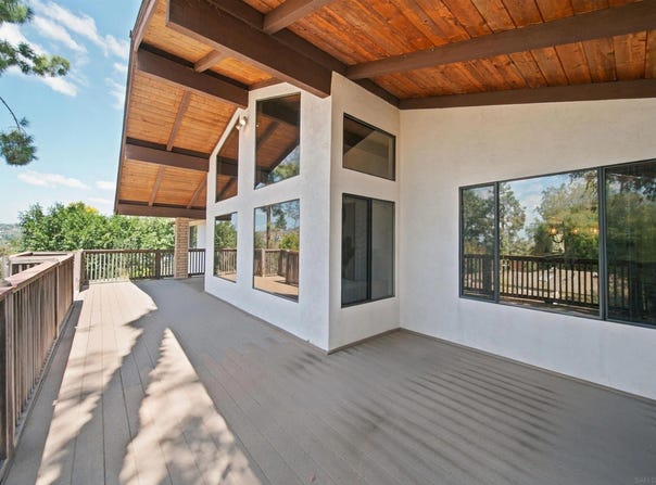 3537 Ybarra Rd, Spring Valley, CA 91978