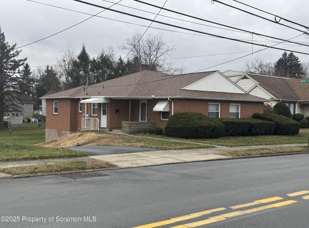 152 Drakes Lane, Old Forge, PA 18518