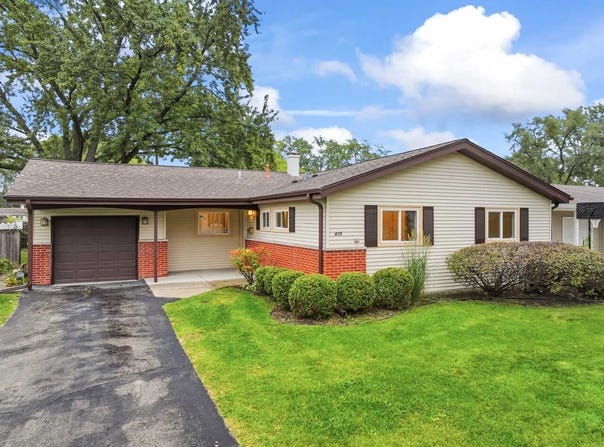 475 Olive Street, Hoffman Estates, IL 60169