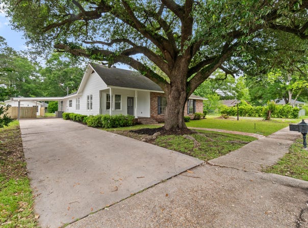429 Mary St, Columbia, MS 39429