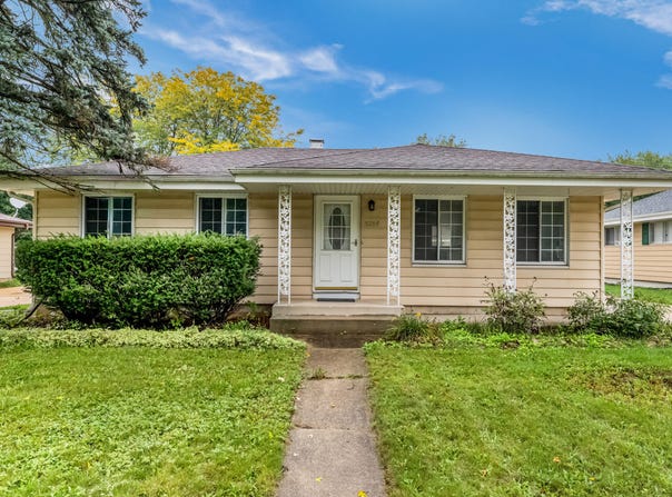 8254 N 106th St, Milwaukee, WI 53224