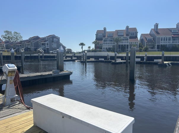 4396 Baldwin Ave., Little River, SC 29566