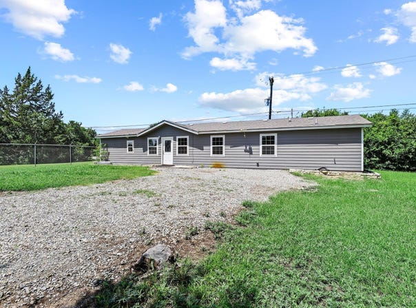 231 Juniper Drive, Pottsboro, TX 75076