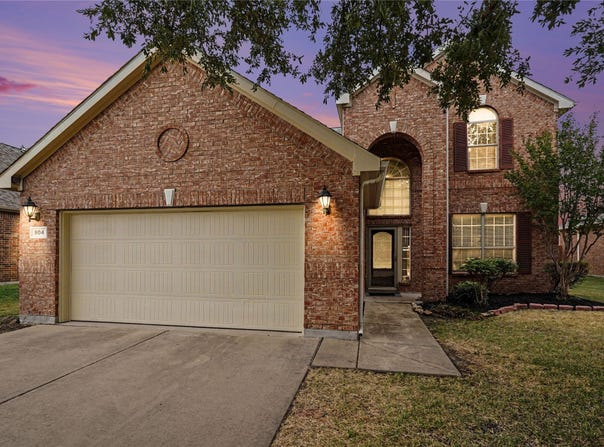 804 W Bend Boulevard, Burleson, TX 76028