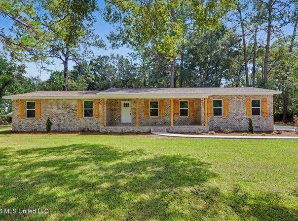 12908 Dixie Hill Drive, Moss Point, MS 39562
