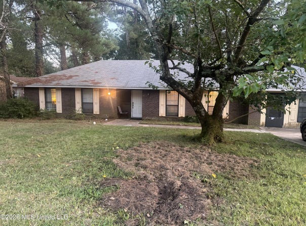 1309 Canterbury, Jackson, MS 39212