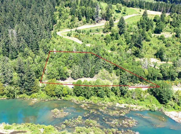 IRIS HILL Ln, Oakland, OR 97462