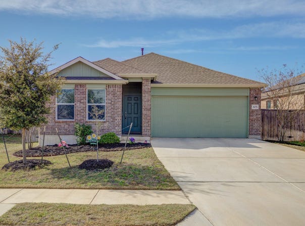 105 Isaac Millsaps Trl, Bastrop, TX 78602