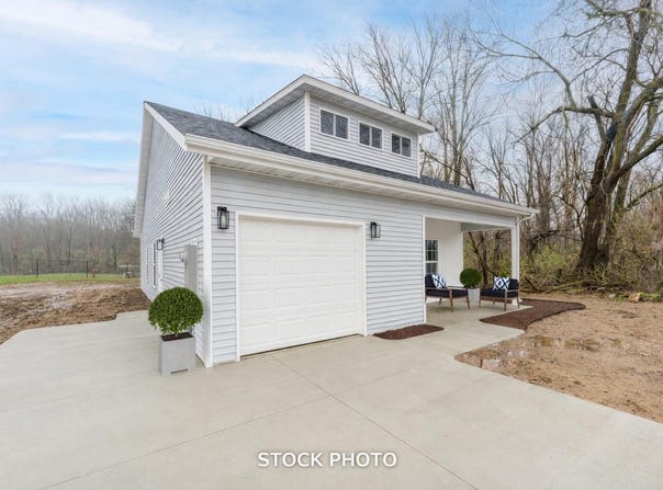 715 Victory Lane, Cassopolis, MI 49031