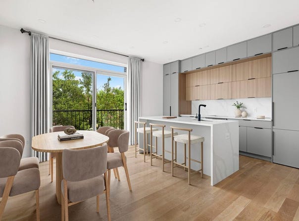 831 KNICKERBOCKER Avenue, Brooklyn, NY 11207