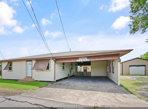 23057 Pine St, Vacherie, LA 70090