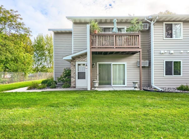 4515 Cinnamon Ridge Trail, Eagan, MN 55122