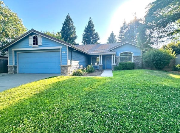 1212 Carson Avenue, Clovis, CA 93611