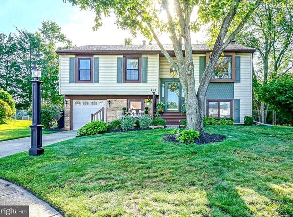 208 FAGAN Circle, WILLIAMSTOWN, NJ 08094