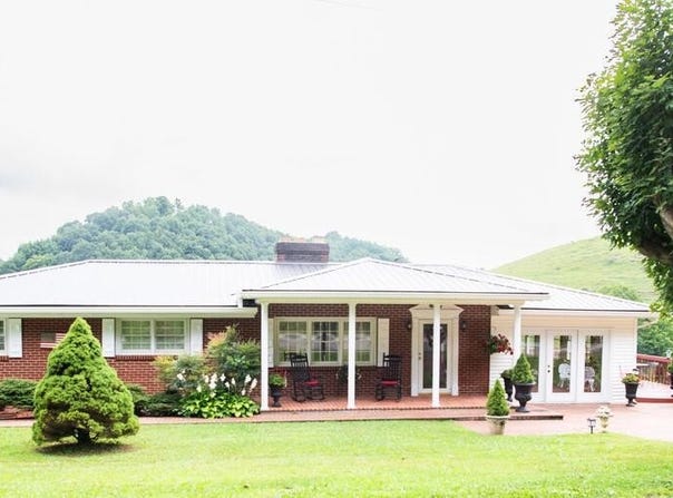 8857 Redbud Highway, Honaker, VA 24260