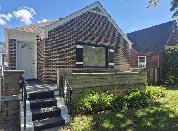 561 W Taft Street, Gary, IN 46404