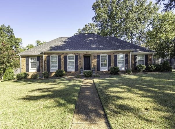 8578 SANDPOINT Dr, Germantown, TN 38139