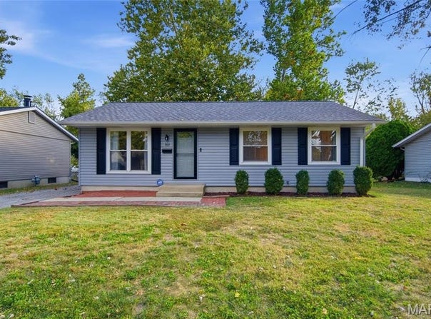 803 W Nixon Drive, O'Fallon, IL 62269