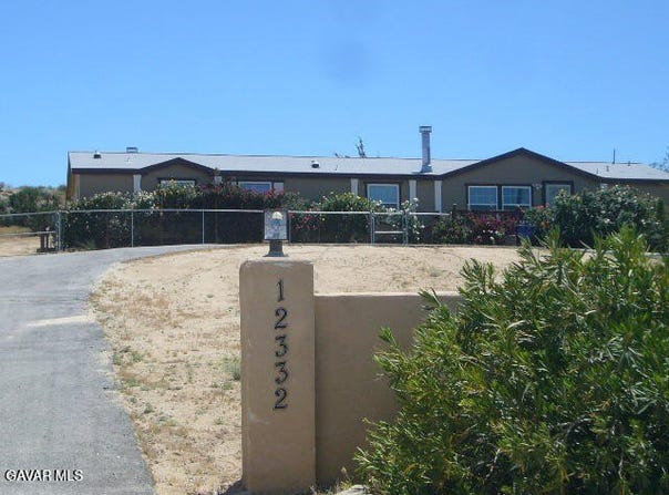 12332 E Avenue X, Pearblossom, CA 93553